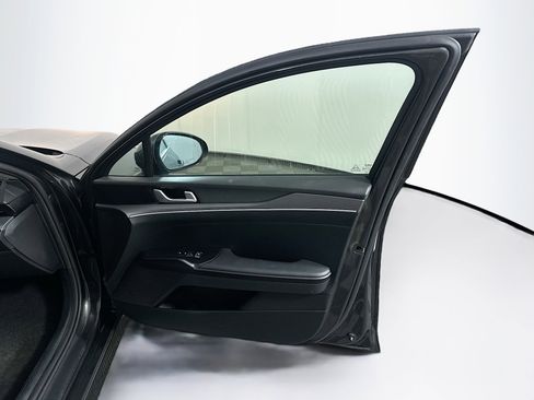 Used 2025 Kia K5 LXS image 32