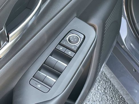 New 2026 Toyota Prius Plug-In Hybrid FWD image 25
