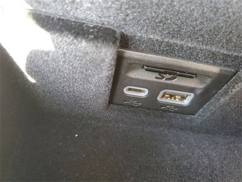 Certified 2023 Cadillac XT5 Premium Luxury image 18