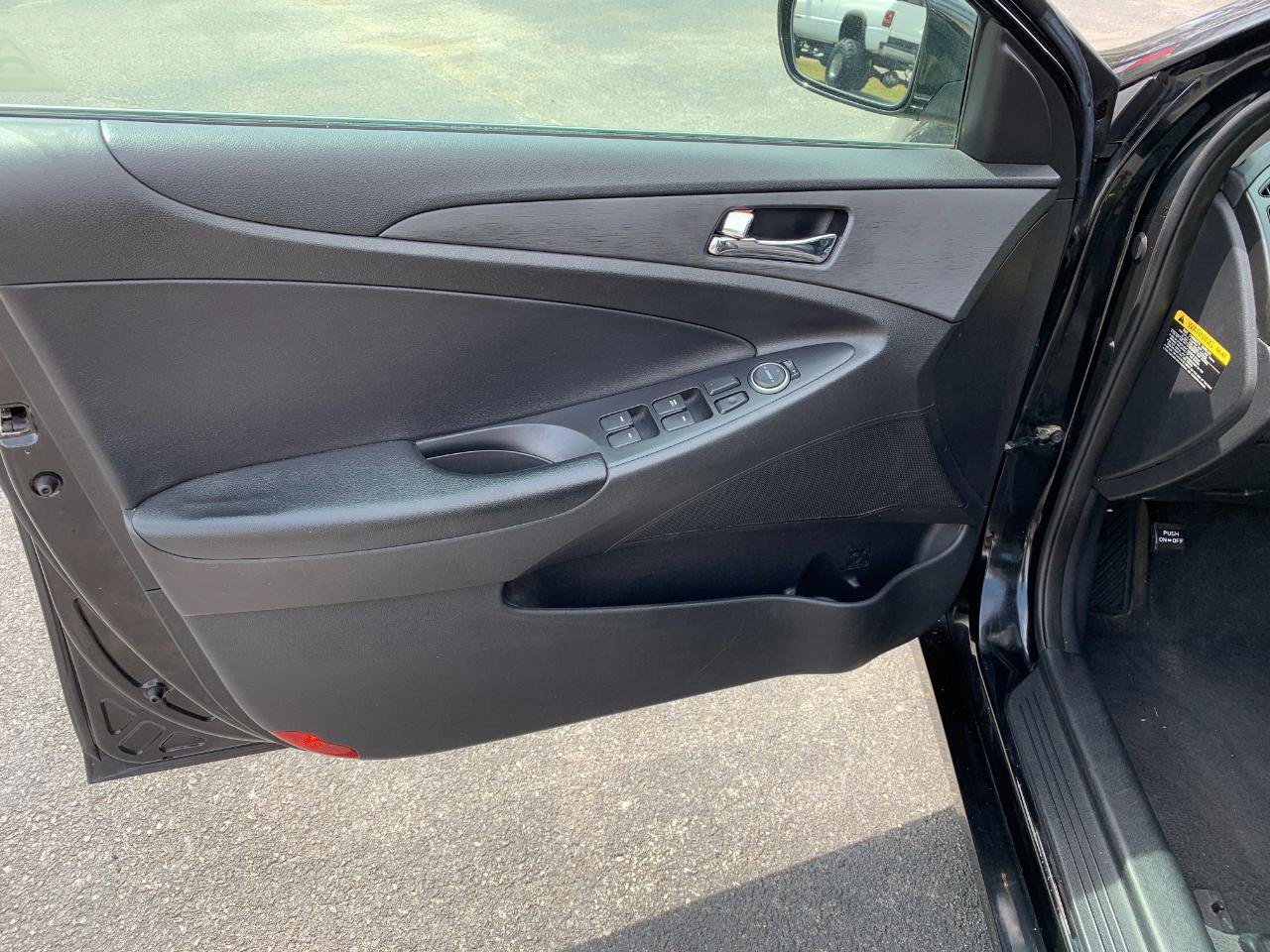 Used 2012 Hyundai Sonata SE FWD image 9