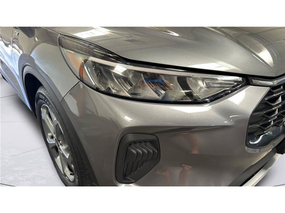 Used 2025 Ford Escape ST-Line FWD image 36