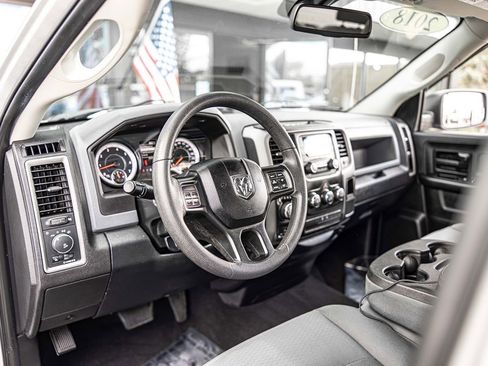 Used 2018 RAM 1500 Express AWD/4WD image 17
