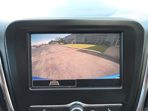 Used 2024 Chevrolet Equinox LT w/ LPO, Floor Liner Package FWD image 34