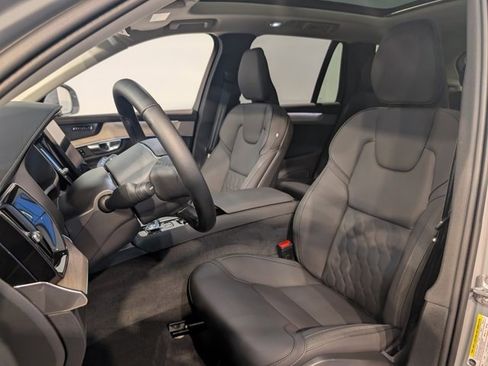 Used 2025 Volvo XC90 T8 Plus image 13