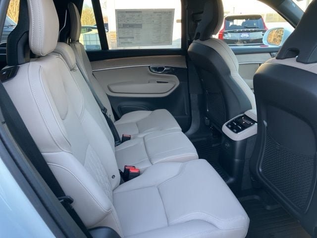New 2026 Volvo XC90 T8 Plus w/ Protection Package Premier AWD/4WD image 16