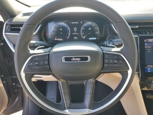 Used 2024 Jeep Grand Cherokee Limited image 14