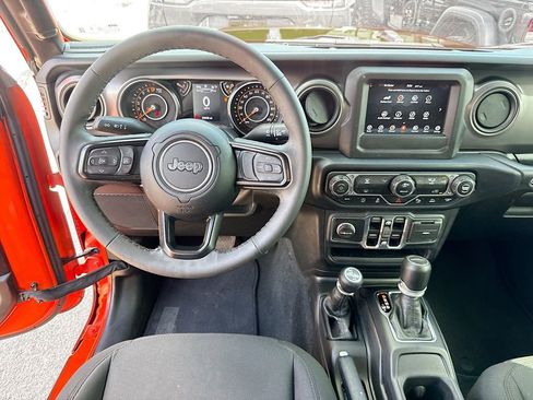 Used 2023 Jeep Gladiator Sport image 25