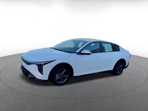 Used 2025 Kia K4 LXS image 9