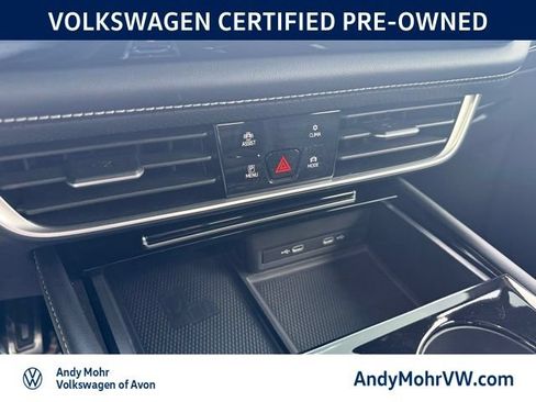 Used 2024 Volkswagen Atlas Cross Sport SEL R-Line AWD/4WD image 32