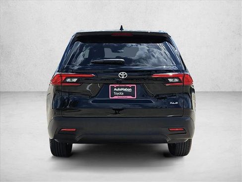 Used 2025 Toyota Grand Highlander FWD image 7