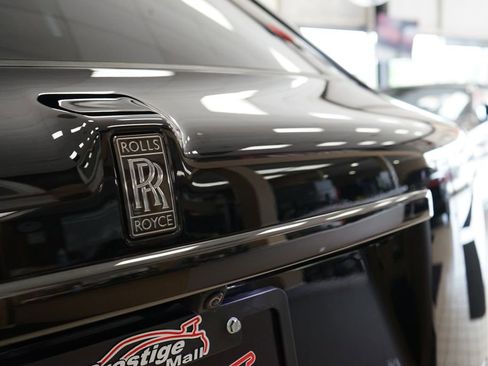 Used 2022 Rolls-Royce Cullinan Black Badge w/ Dark Exterior Package AWD/4WD image 20