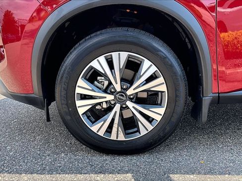 Used 2023 Nissan Rogue SV AWD/4WD image 7
