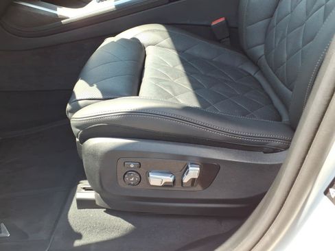 Used 2024 BMW X7 xDrive40i AWD/4WD image 26