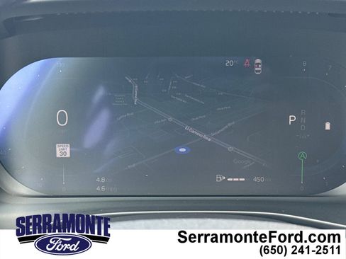 Used 2025 Volvo XC40 B5 Plus image 26