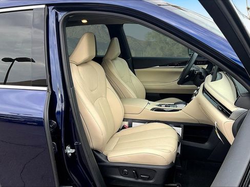 Used 2025 INFINITI QX60 Pure image 7