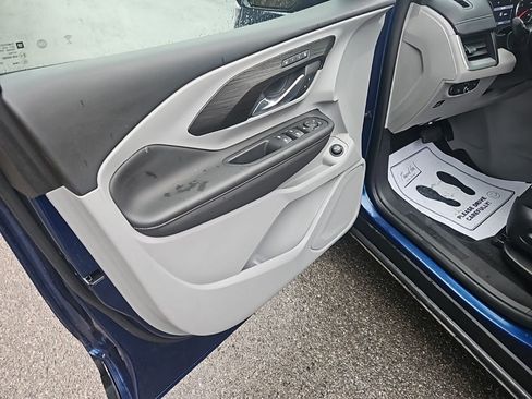 Used 2022 GMC Terrain SLT image 9