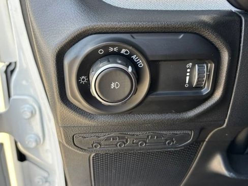 Used 2025 Jeep Wrangler Unlimited Sport AWD/4WD image 12