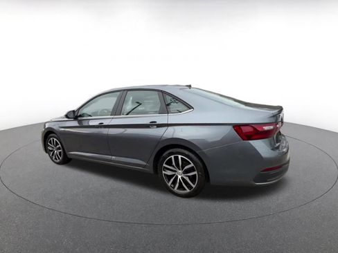 Used 2025 Volkswagen Jetta SE image 10