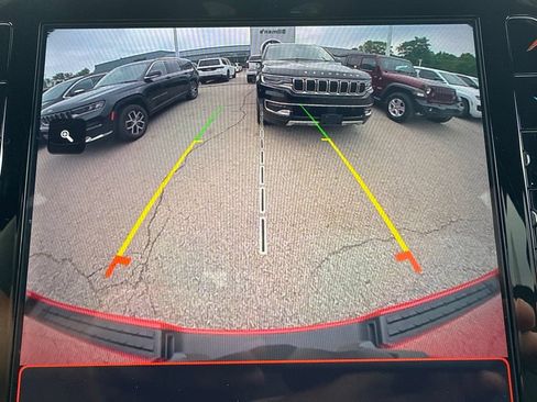 Used 2023 RAM 1500 Big Horn AWD/4WD image 32
