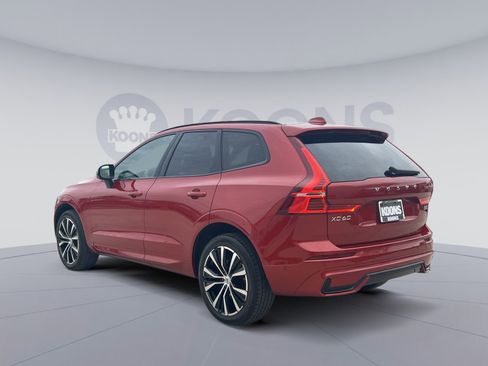 Used 2023 Volvo XC60 B5 Ultimate w/ Climate Package image 4