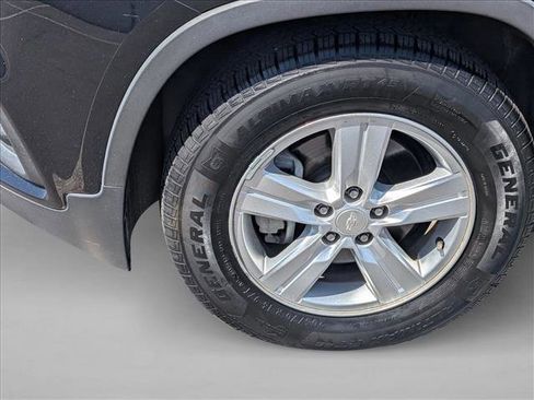 Used 2017 Chevrolet Trax LT w/ LT Convenience Package FWD image 13