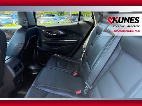 Used 2024 GMC Terrain SLT AWD/4WD image 5