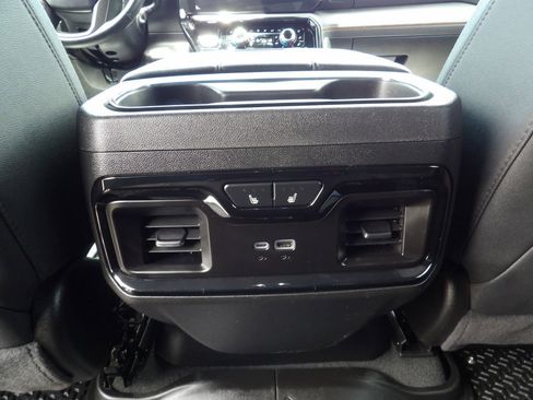 Used 2025 GMC Sierra 2500 AT4 AWD/4WD image 37