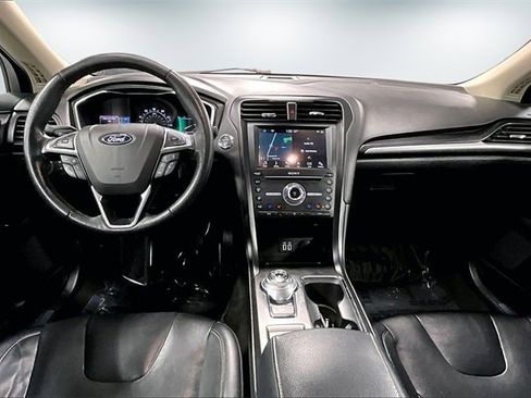 Used 2019 Ford Fusion Titanium image 9