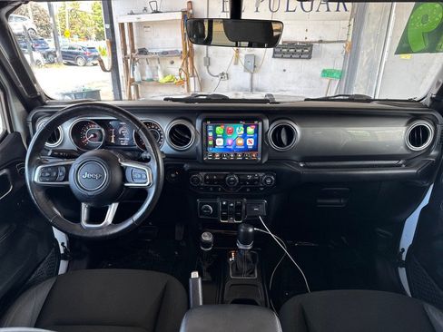 Used 2019 Jeep Wrangler Unlimited Sahara AWD/4WD image 20