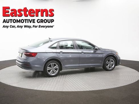 Used 2024 Volkswagen Jetta SE FWD image 36
