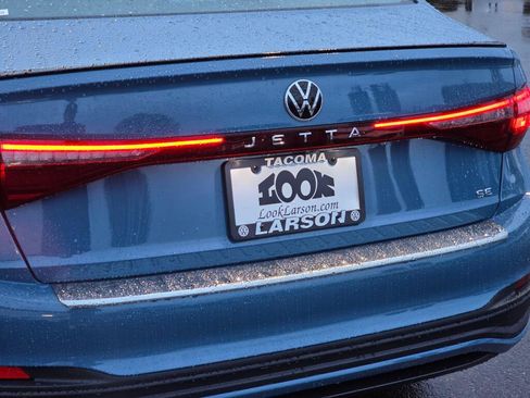 New 2026 Volkswagen Jetta SE FWD image 12