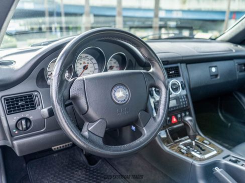 Used 2003 Mercedes-Benz SLK 32 AMG image 37