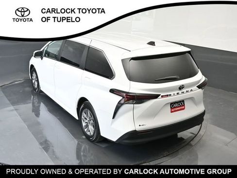 Used 2026 Toyota Sienna LE FWD image 50