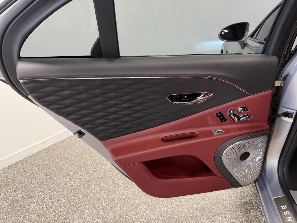 Used 2022 Bentley Flying Spur W12 AWD/4WD image 40