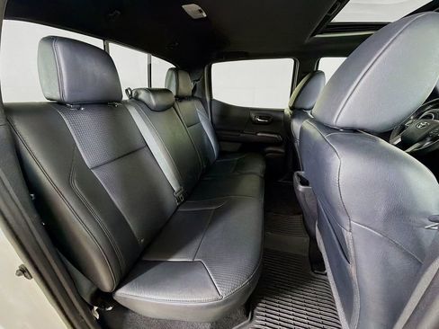 Used 2021 Toyota Tacoma TRD Off-Road w/ TRD Premium Off Road Package image 24