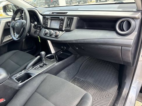 Used 2017 Toyota RAV4 LE FWD image 12
