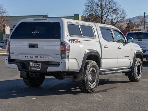 Used 2022 Toyota Tacoma TRD Off-Road image 25