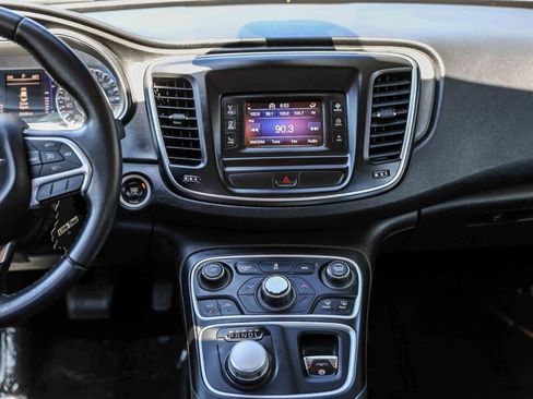 Used 2015 Chrysler 200 Limited w/ Convenience Group FWD image 18