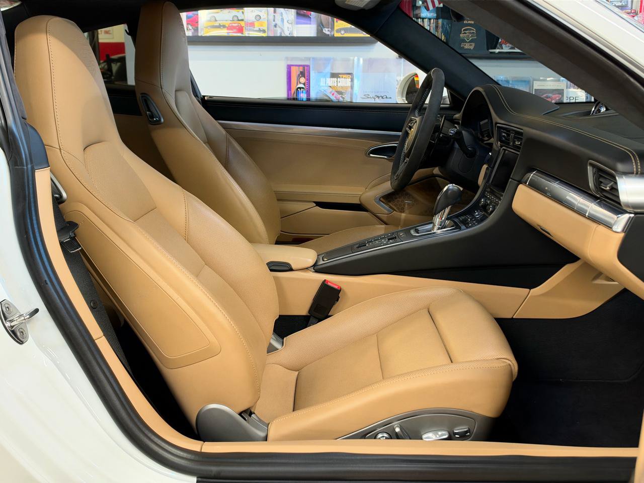 Used 2014 Porsche 911 4 Coupe AWD/4WD image 22