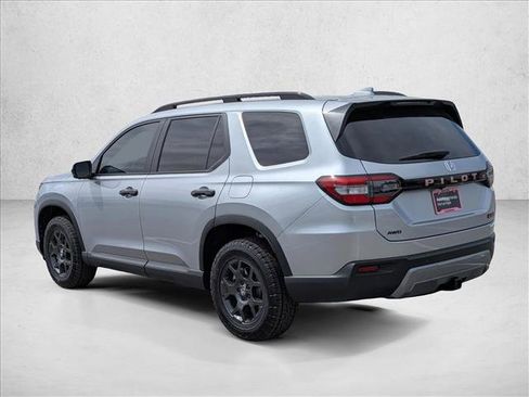 New 2026 Honda Pilot TrailSport image 9