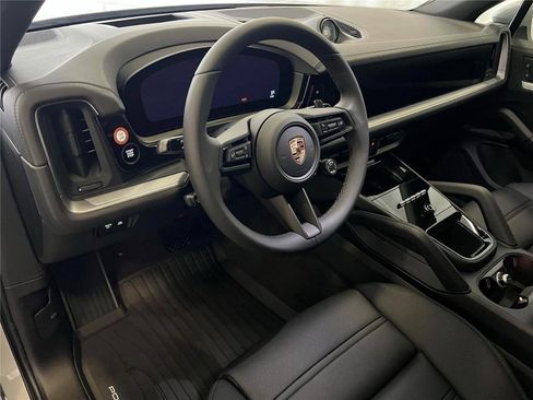 New 2026 Porsche Cayenne E-Hybrid image 4