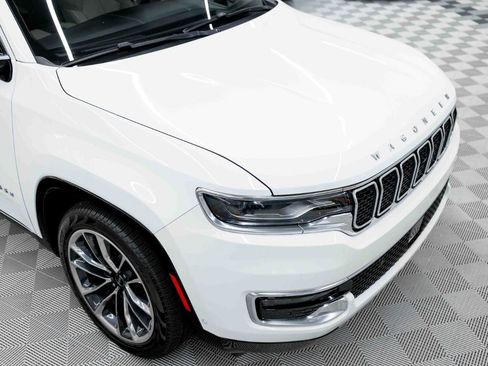 Used 2023 Jeep Wagoneer Series III w/ Premium Group I AWD/4WD image 19