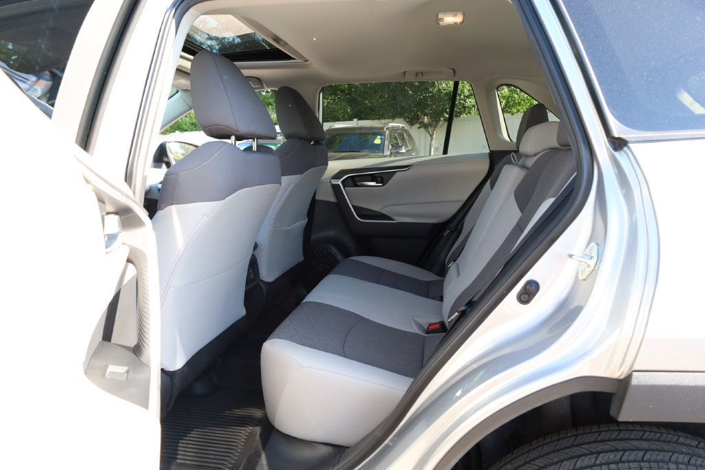 Used 2021 Toyota RAV4 XLE w/ Convenience Package AWD/4WD image 22