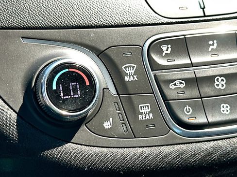 Used 2024 Chevrolet Malibu LT FWD image 19