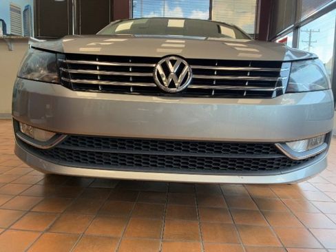 Used 2014 Volkswagen Passat TDI SEL Premium image 3