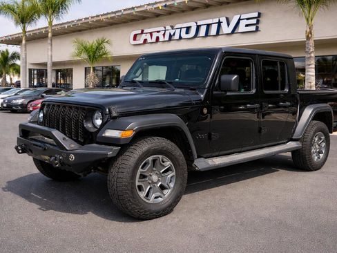 Used 2020 Jeep Gladiator Sport w/ Quick Order Package 24S image 3