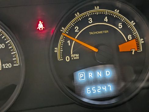 Used 2015 Jeep Compass Sport w/ Power Value Group image 13