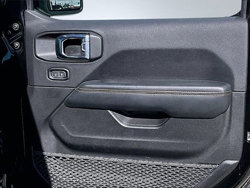 Certified 2025 Jeep Wrangler Unlimited Sahara w/ Safety Group image 15