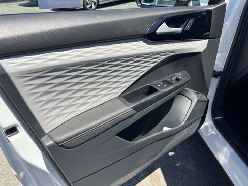 Certified 2024 Volkswagen Taos S FWD image 6