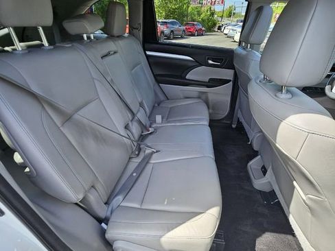 Used 2015 Toyota Highlander XLE AWD/4WD image 21
